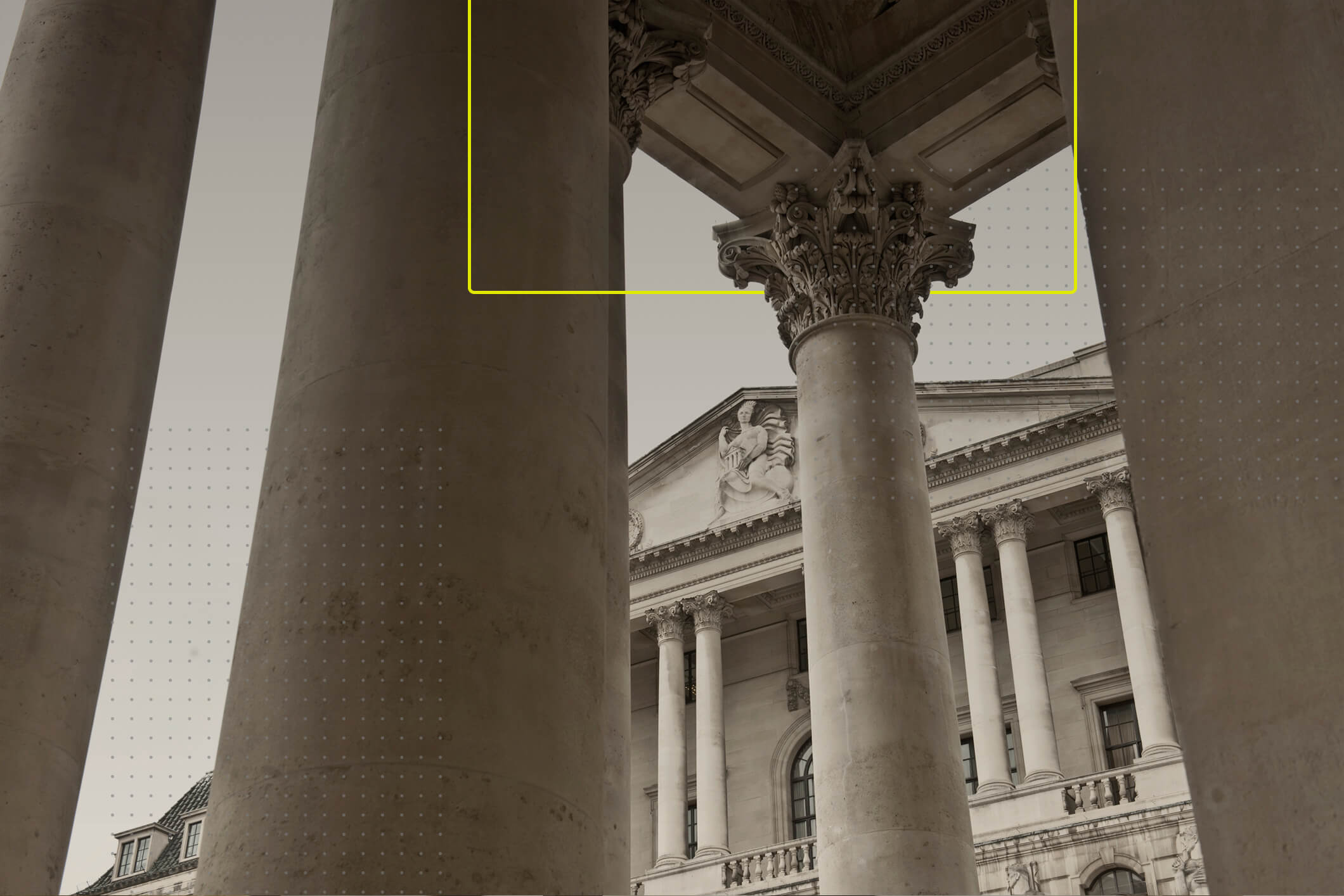 Fotogafía de las columnas del Banco de Inglaterra, que representa a las instituciones de cada país para emitir deuda pública.